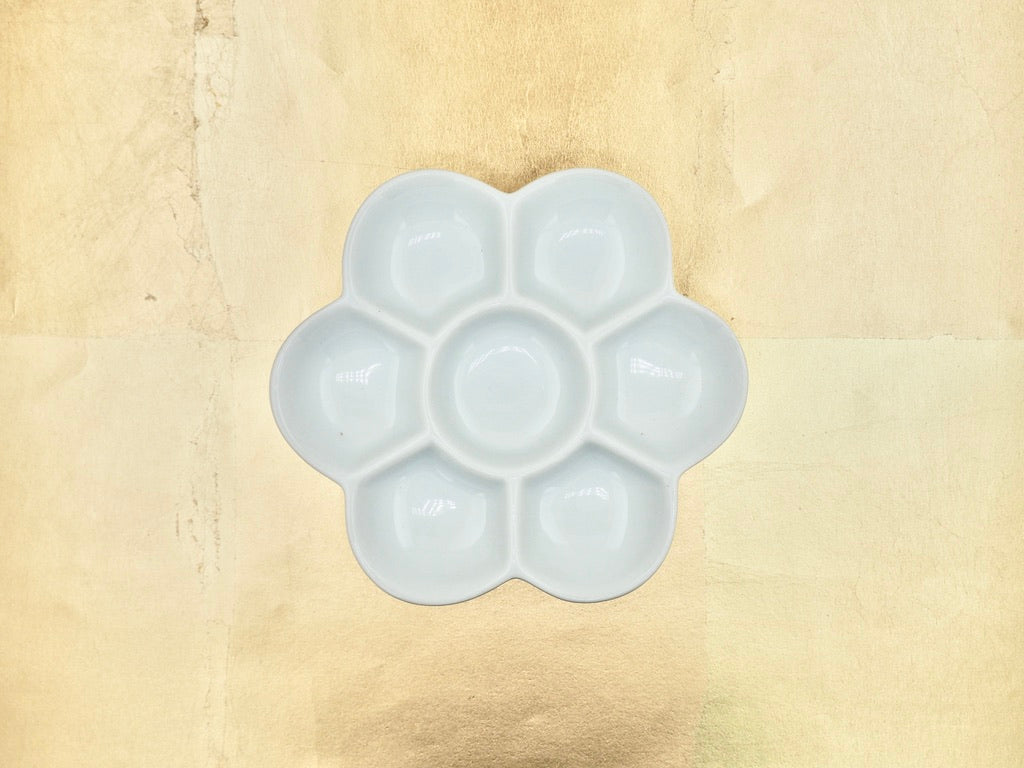 Plum Motif Palette (12cm): Japanese-ceramic ware