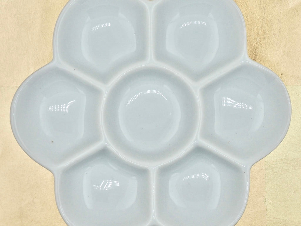 Plum Motif Palette (12cm): Japanese-ceramic ware