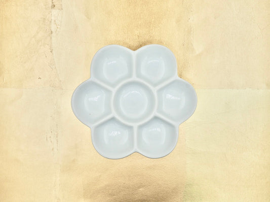 Plum Motif Palette (12cm): Japanese-ceramic ware