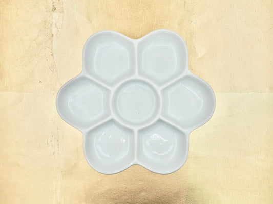 Plum Motif Palette (15cm): Japanese-ceramic ware